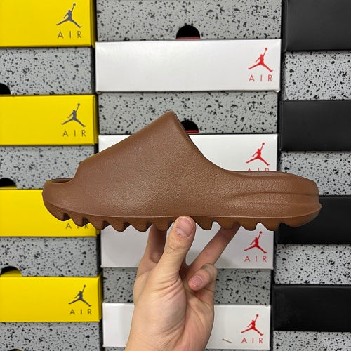 adidas Yeezy Slides 'brown'