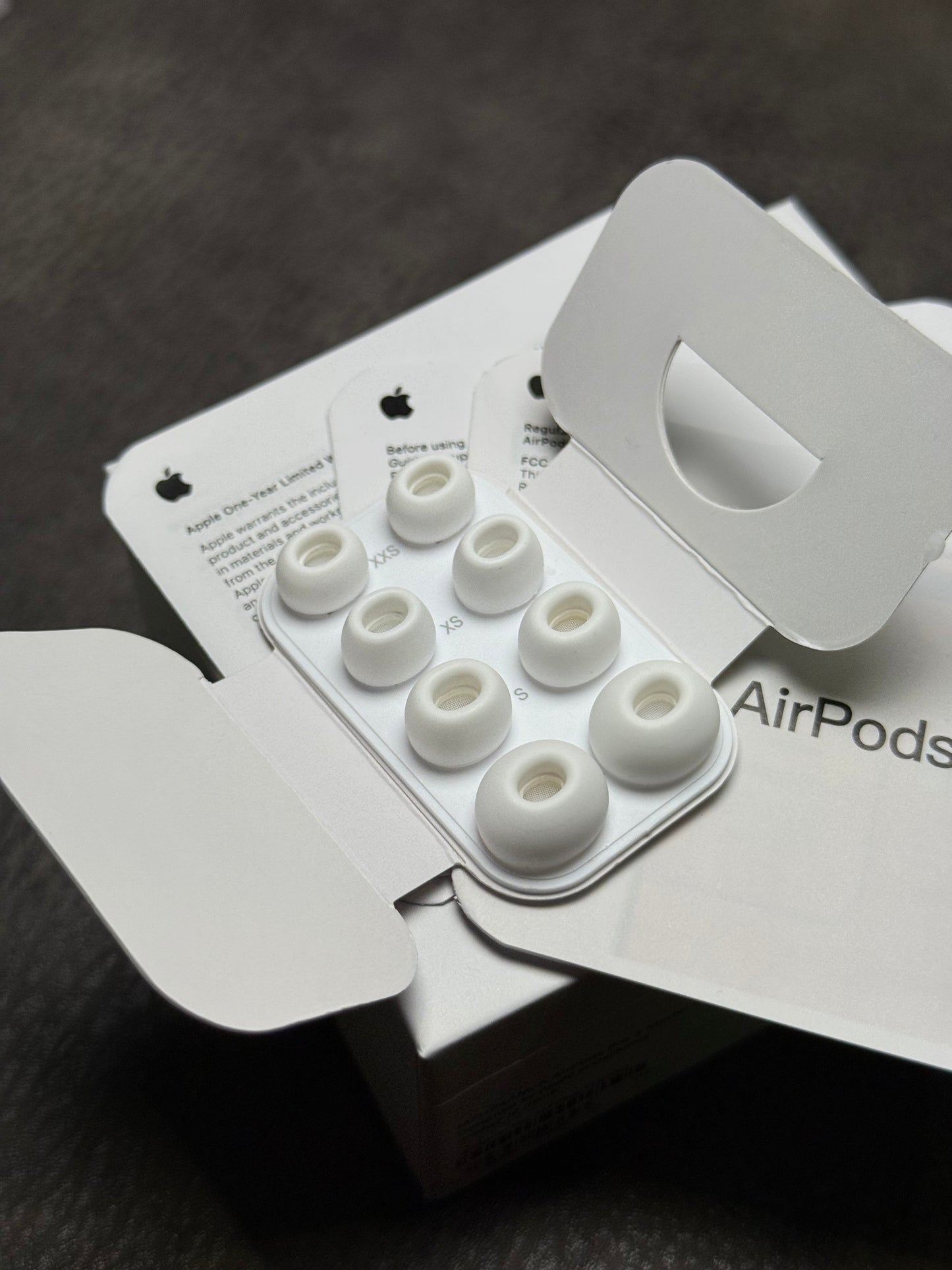 Apple AirPods Pro 3  White Bluetooth In-Ear Earbuds w/ Mic & Case