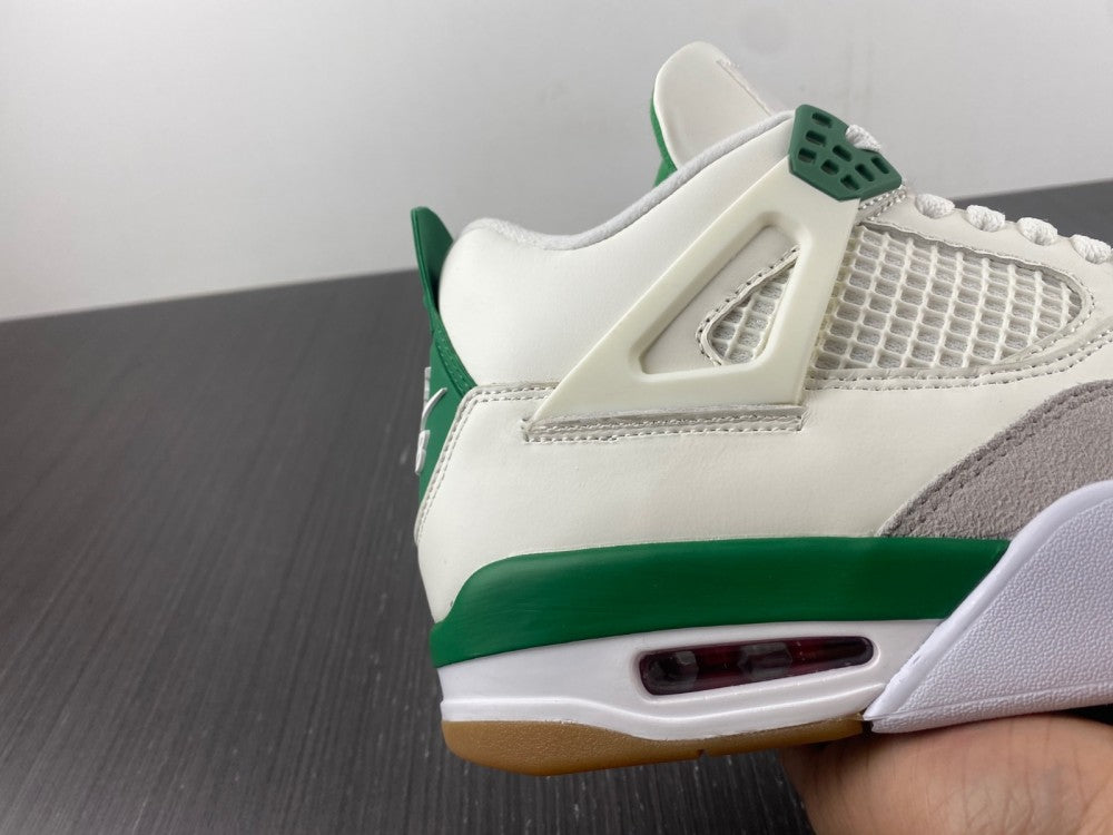 Nike SB x Air Jordan 4 Retro SP 'Pine Green'
