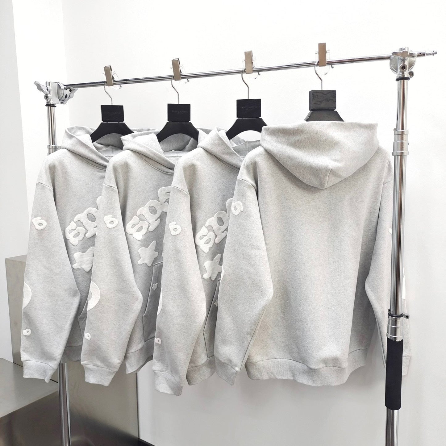 Sp5der worldwide gray  beluga hoodie puff print logo