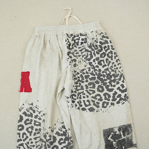 Vale Forever cheatah sweatpants  'Grey'