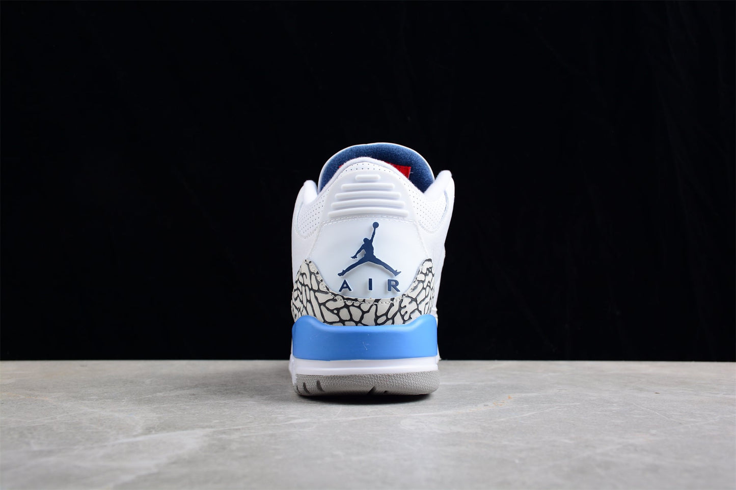 JORDAN 3 RETRO 'UNC'