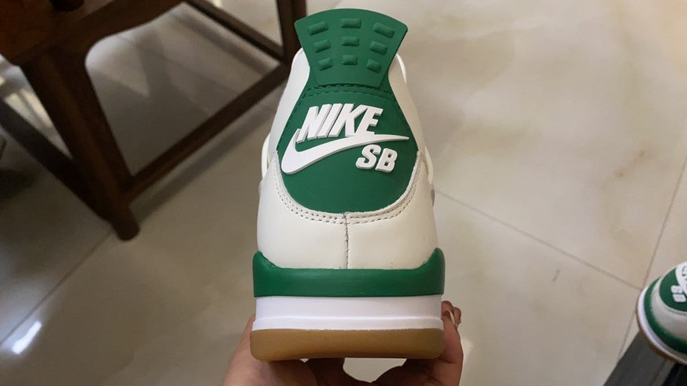 Nike SB x Air Jordan 4 Retro SP 'Pine Green'