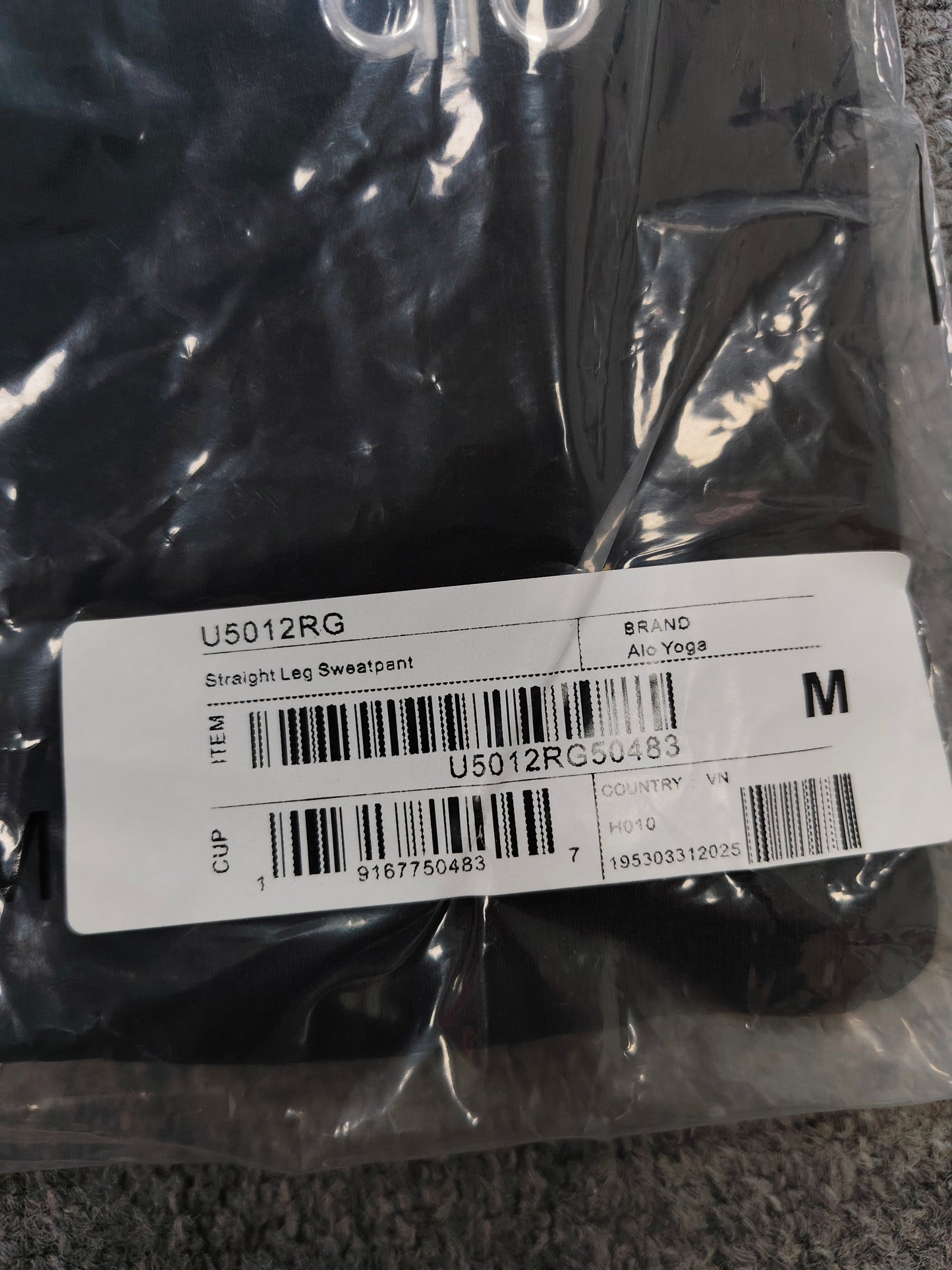 alo cuffed sweatpants black