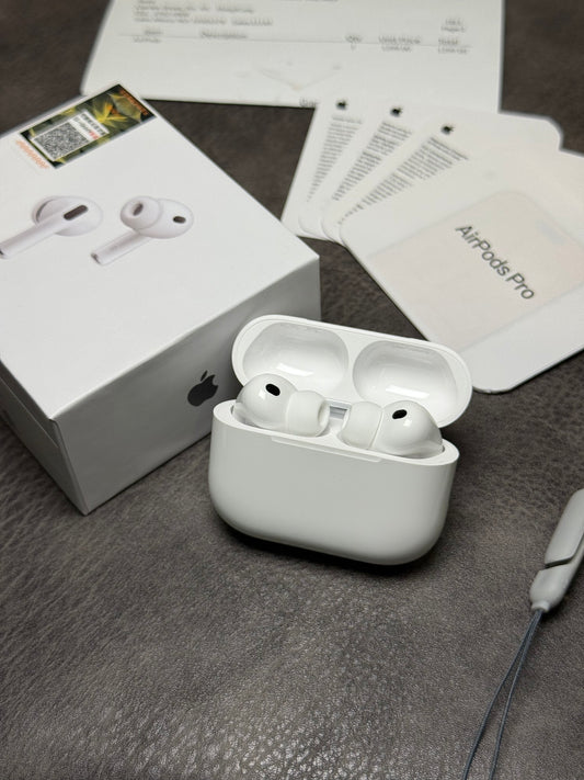 Apple AirPods Pro 3  White Bluetooth In-Ear Earbuds w/ Mic & Case