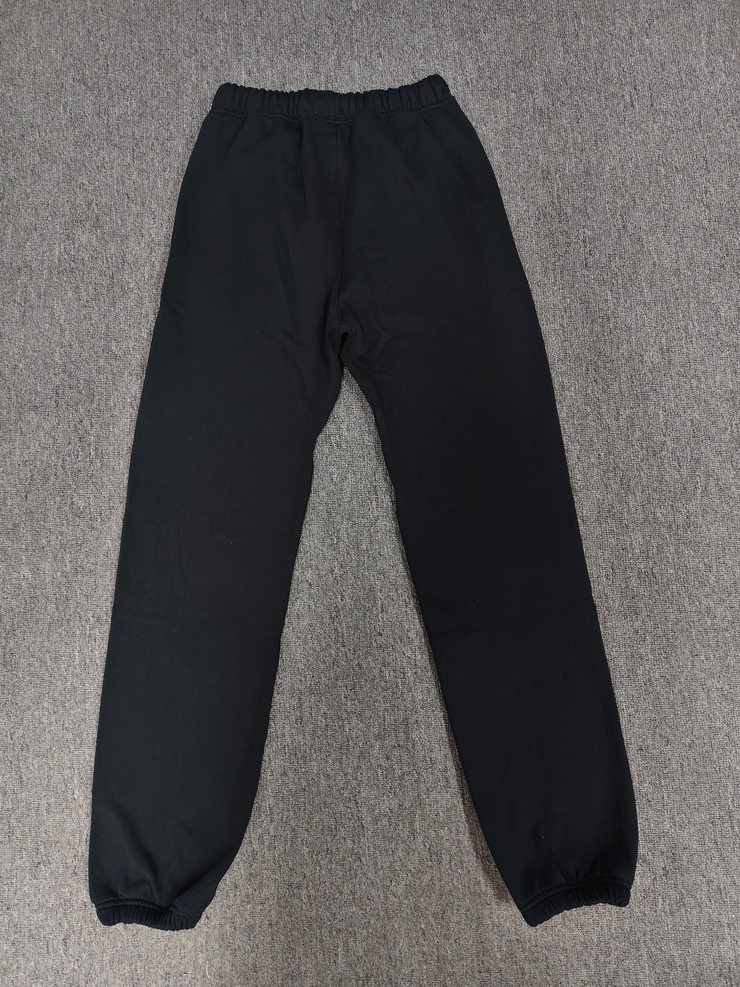 Fear of God Essentials sweatpants cuffed ‘Stretch limo '