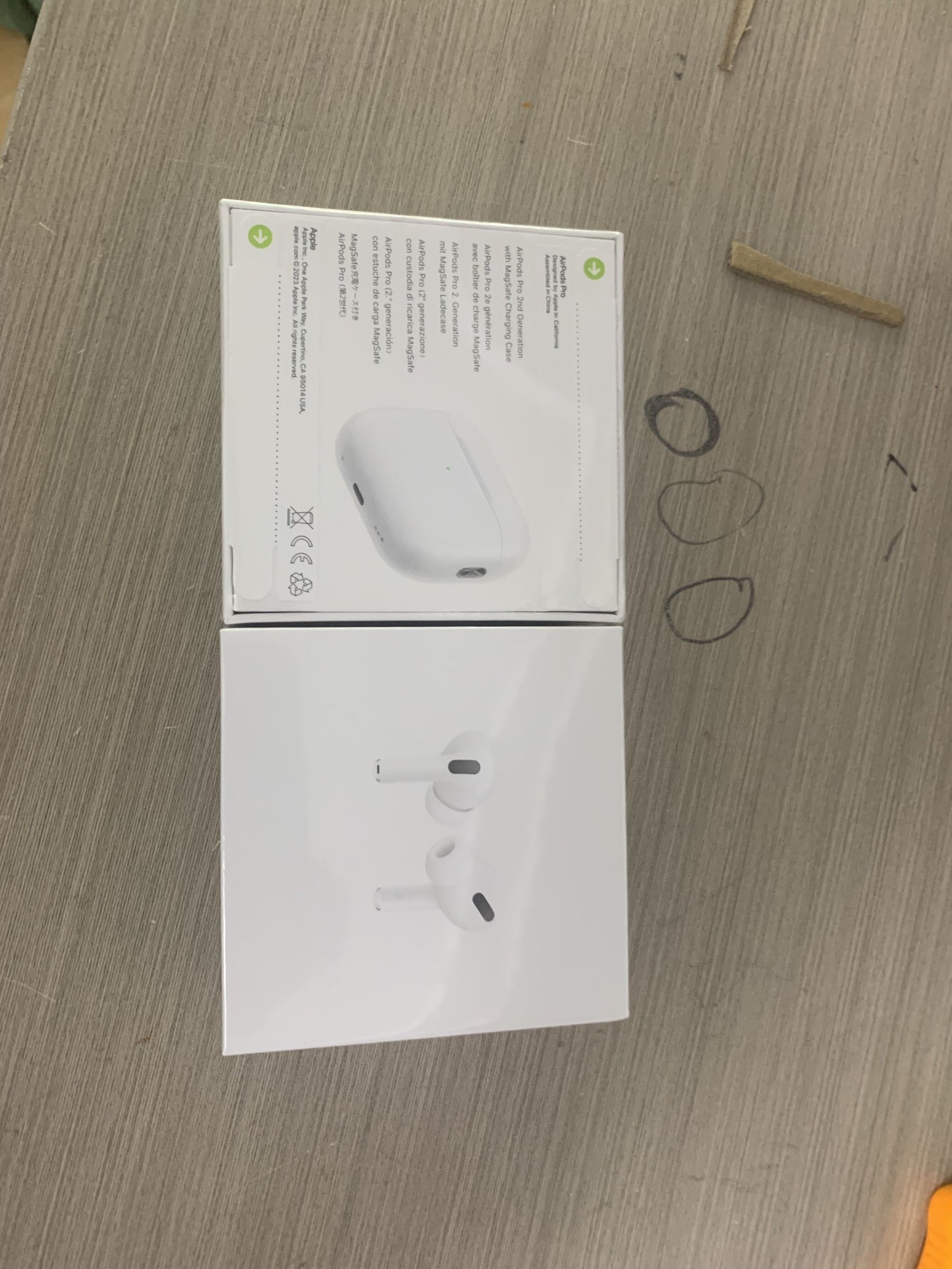 Apple AirPods Pro 2nd Gen White Bluetooth In-Ear Earbuds w/ Mic & Case