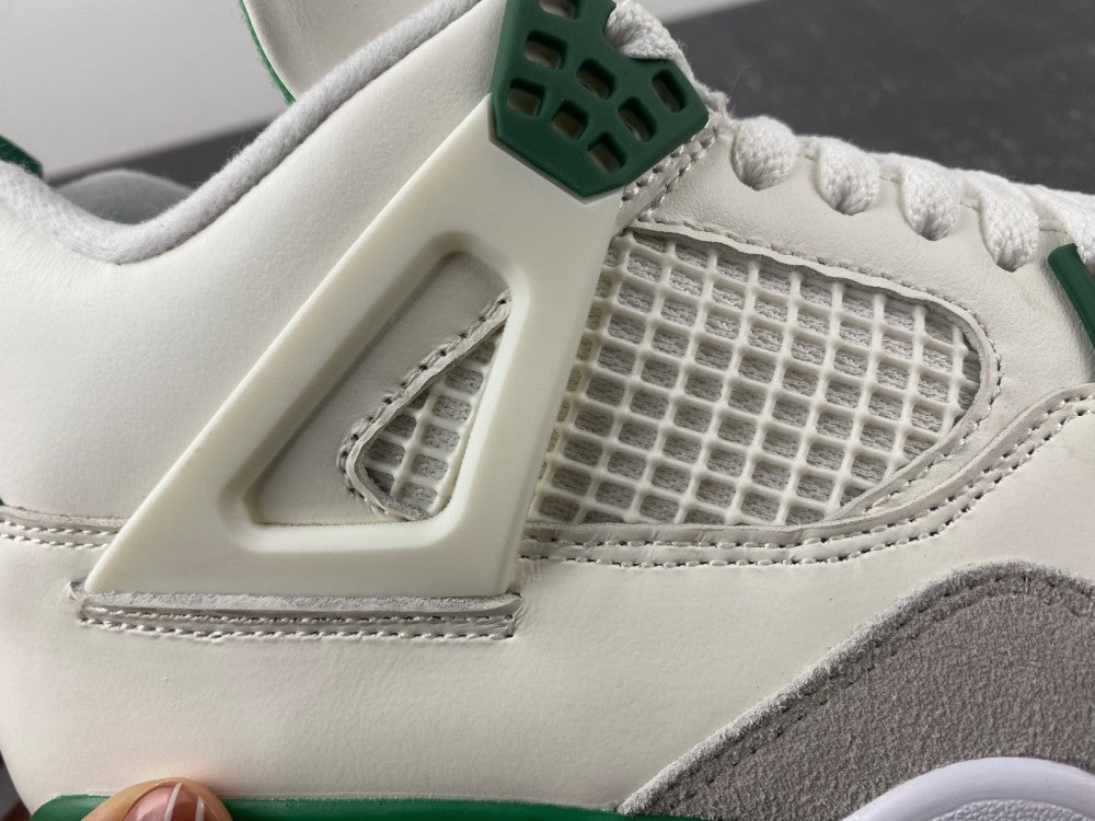 Nike SB x Air Jordan 4 Retro SP 'Pine Green'