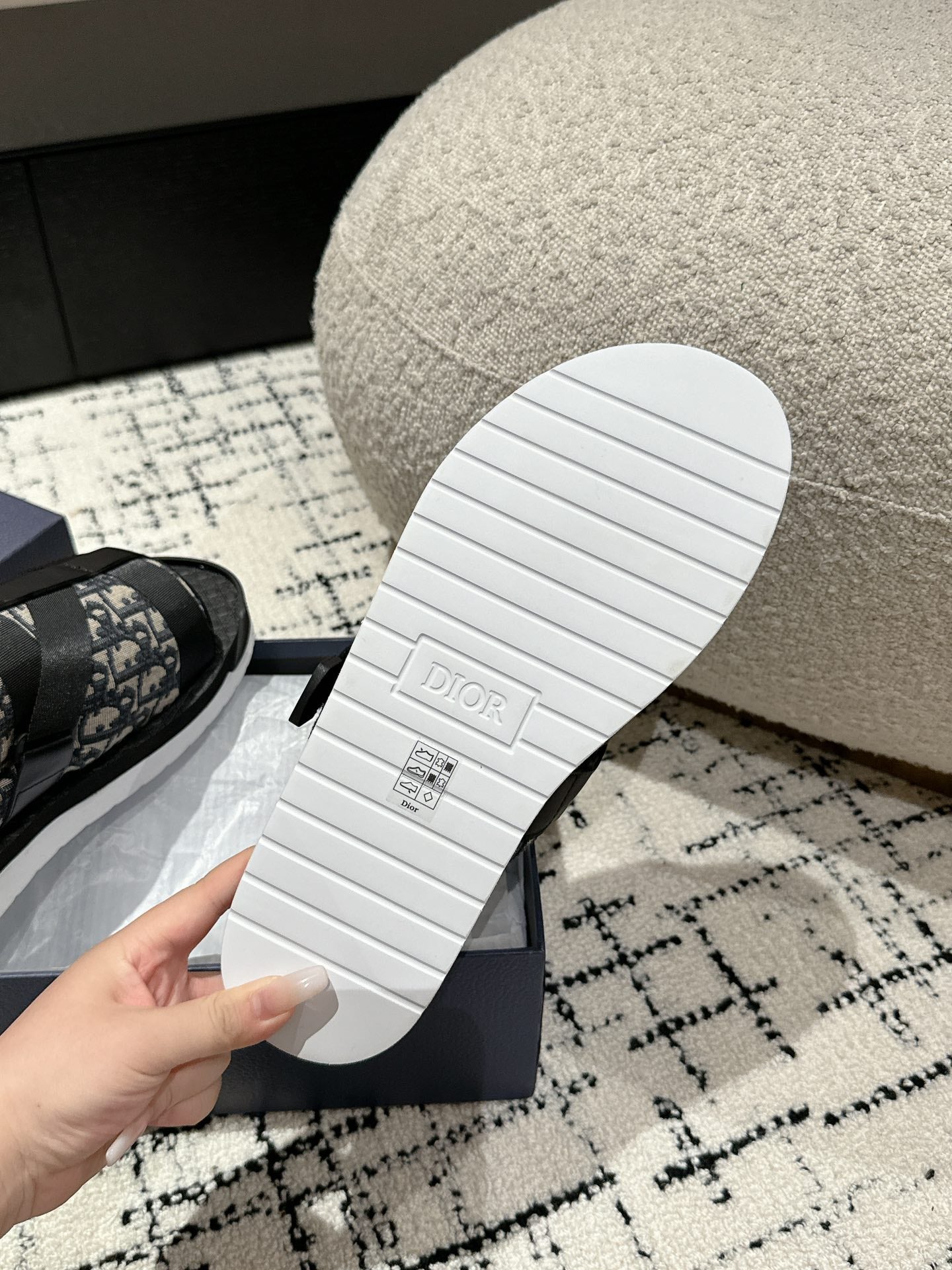 Dior alpha slides