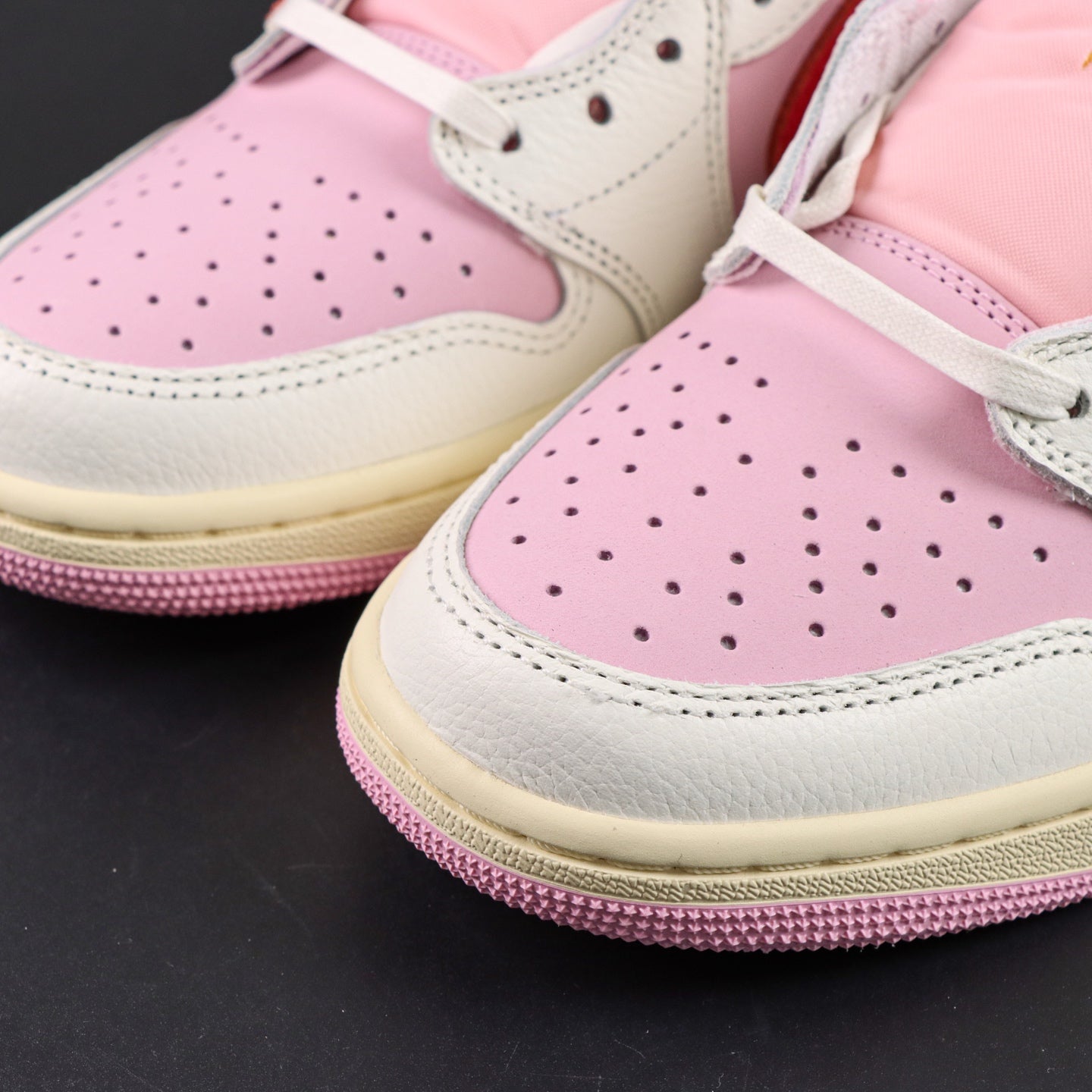 Travis Scott Sail Tropical Pink