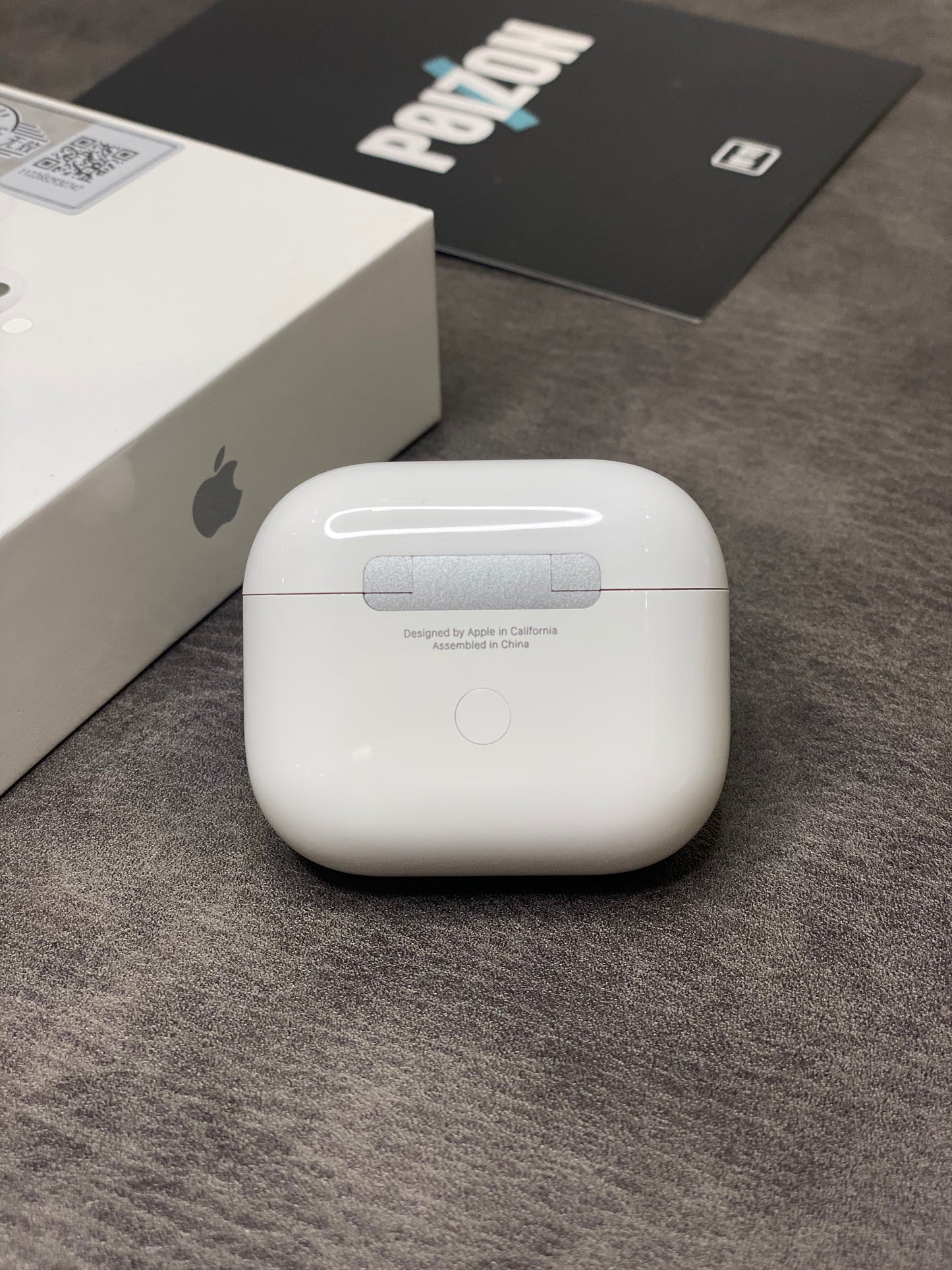 Apple AirPods Pro 2nd Gen White Bluetooth In-Ear Earbuds w/ Mic & Case