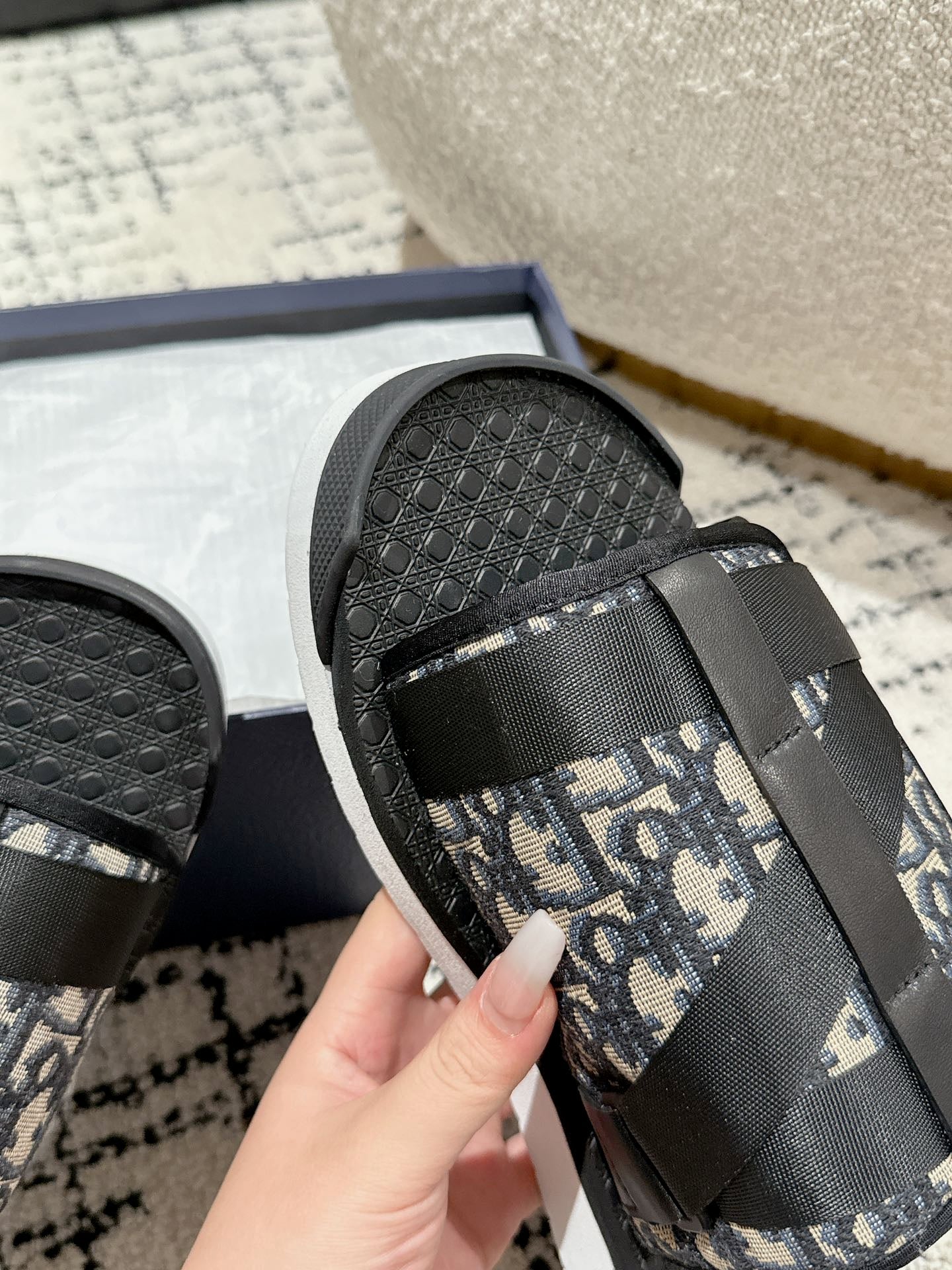 Dior alpha slides