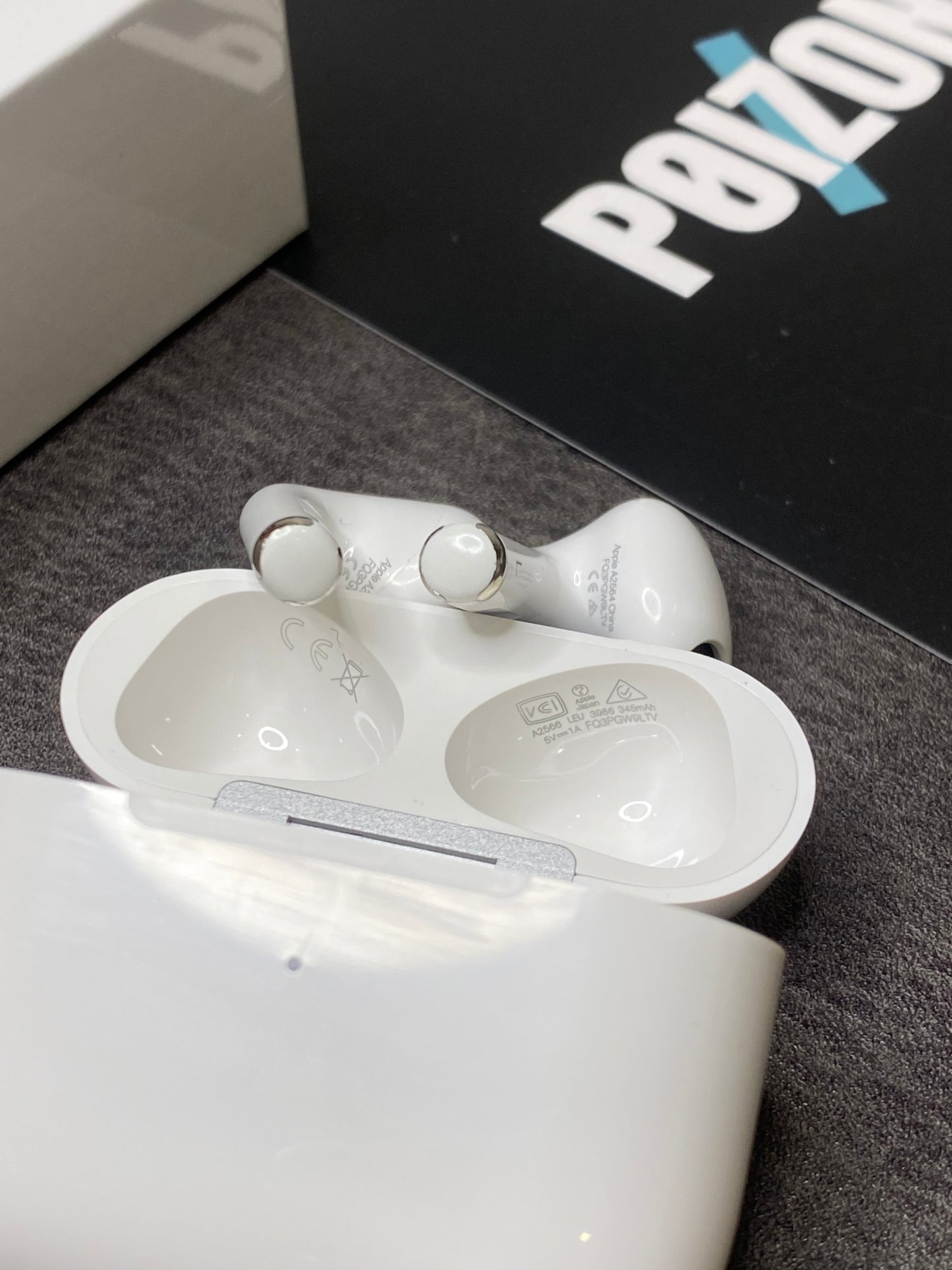 Apple AirPods Pro 2nd Gen White Bluetooth In-Ear Earbuds w/ Mic & Case