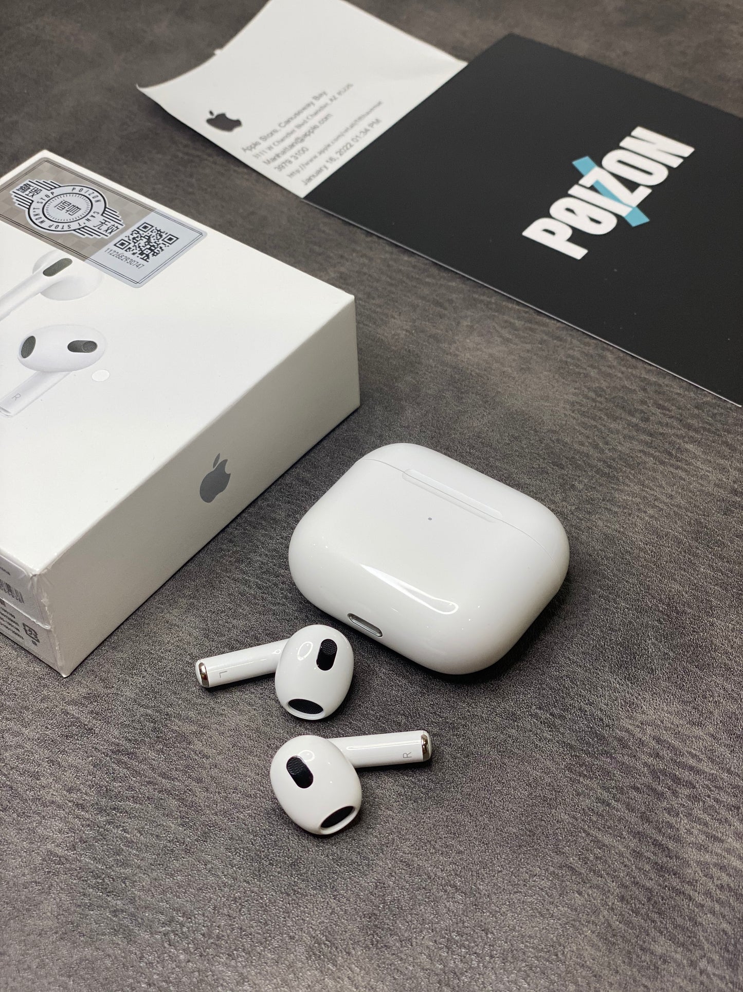 Apple AirPods Pro 2nd Gen White Bluetooth In-Ear Earbuds w/ Mic & Case