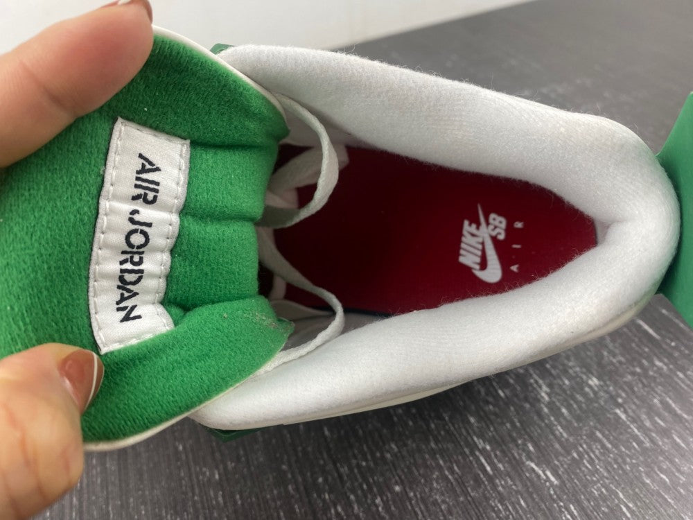 Nike SB x Air Jordan 4 Retro SP 'Pine Green'