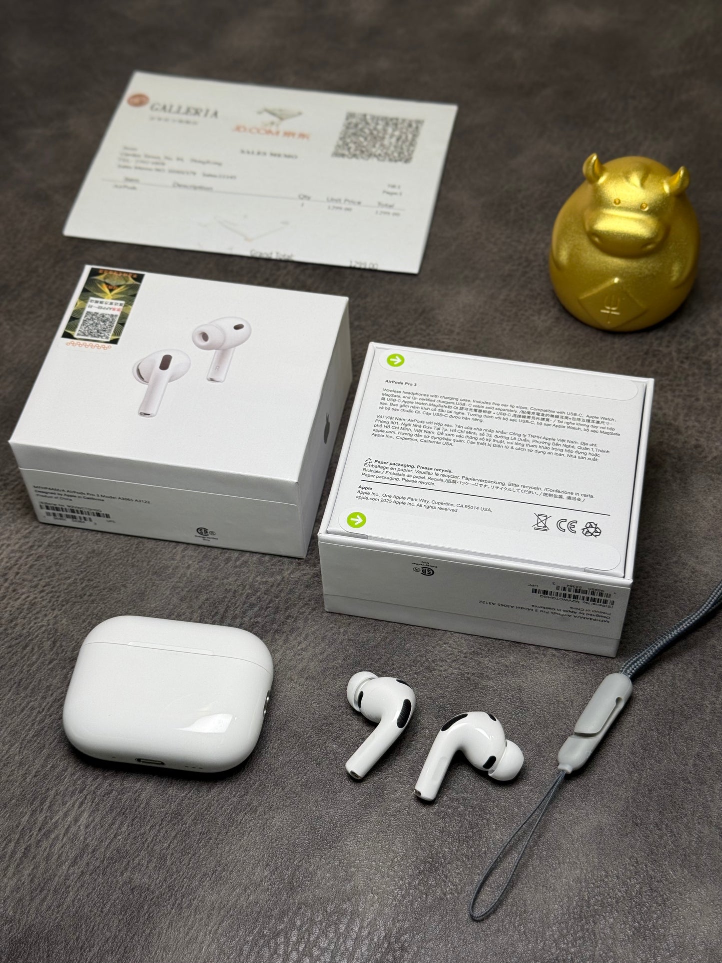 Apple AirPods Pro 3  White Bluetooth In-Ear Earbuds w/ Mic & Case