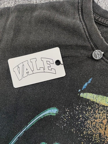 Vale lives “poker” tee (black)