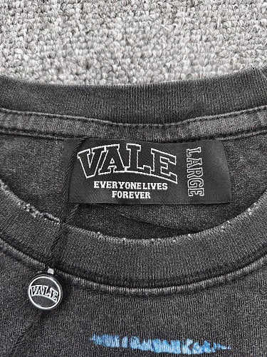 Vale lives “poker” tee (black)