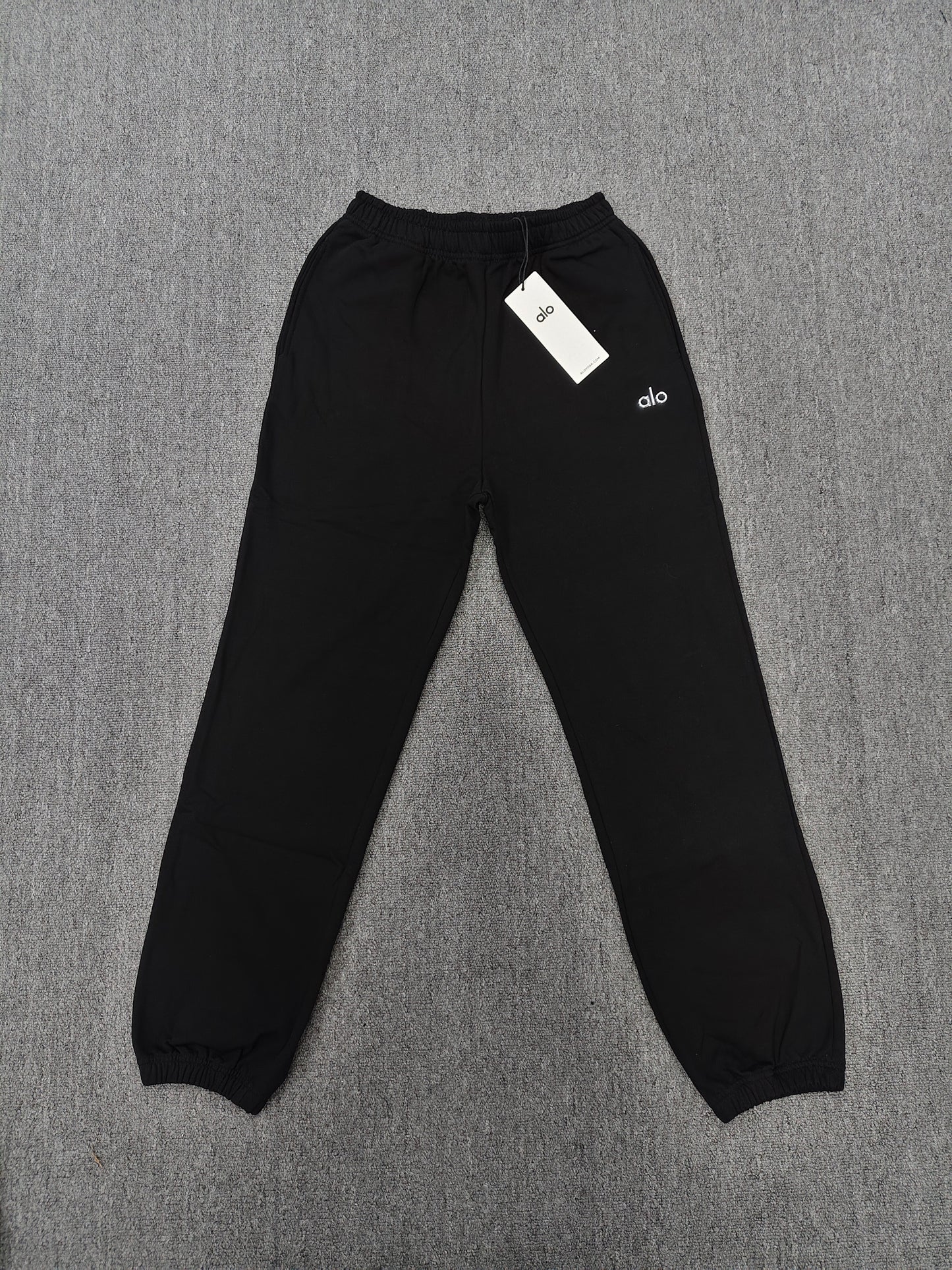 alo cuffed sweatpants black