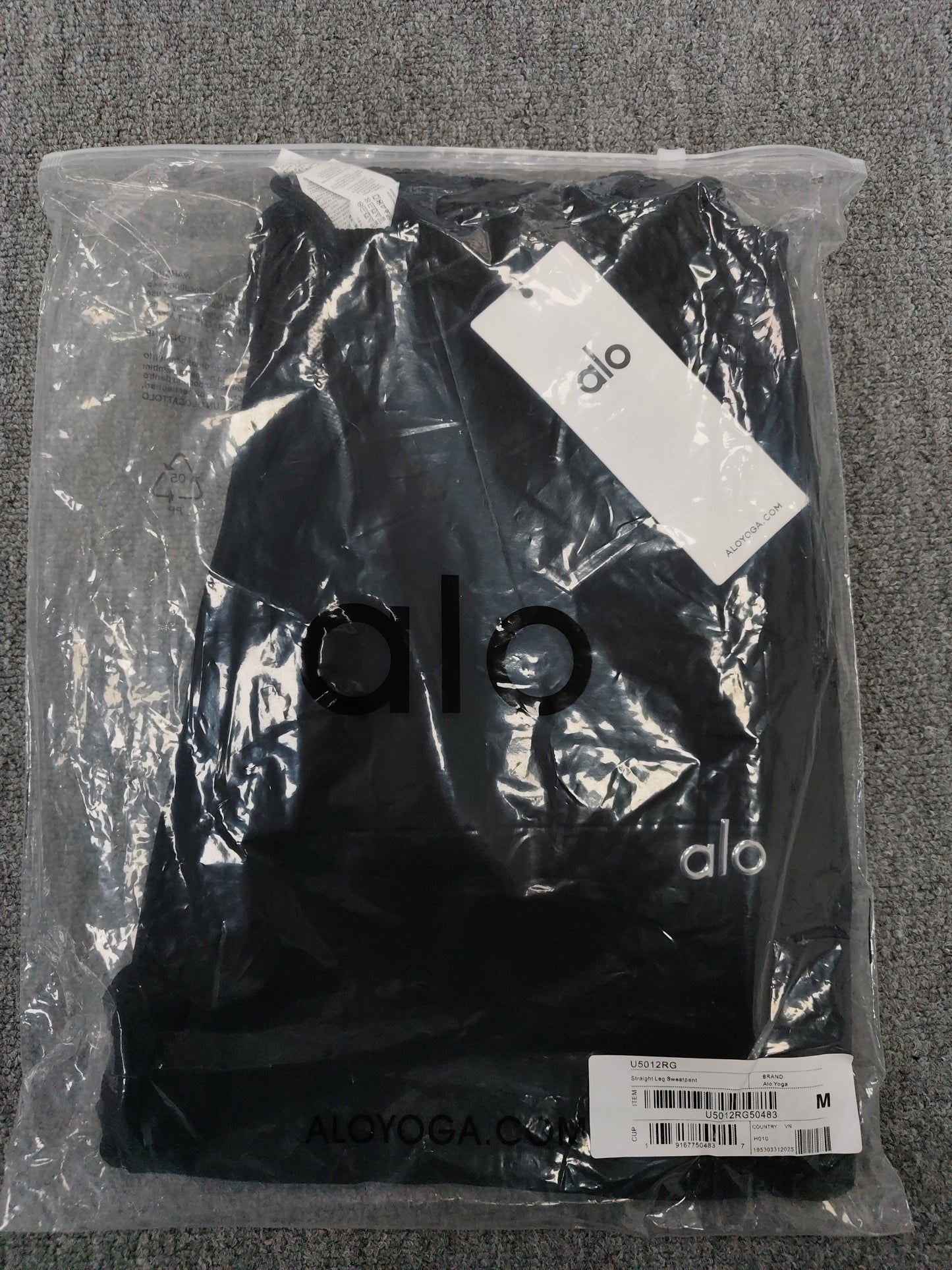 alo cuffed sweatpants black