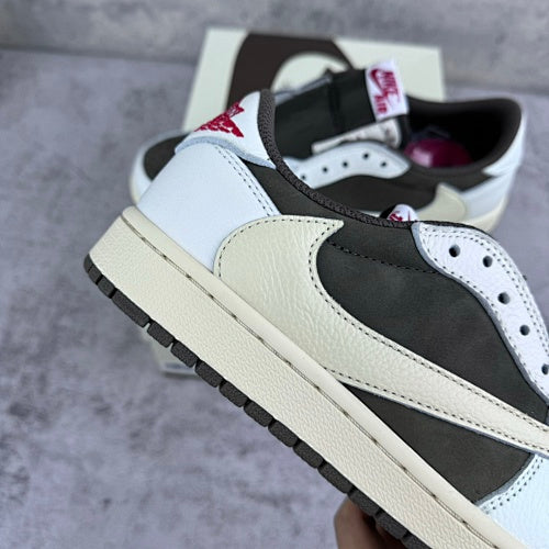 Jordan 1 Retro Low OG SP Travis Scott Reverse Mocha