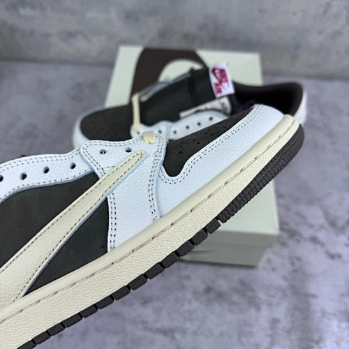 Jordan 1 Retro Low OG SP Travis Scott Reverse Mocha