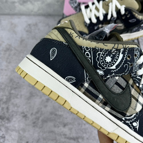 Nike SB Dunk Low Travis Scott
