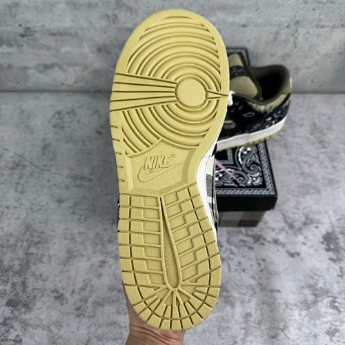 Nike SB Dunk Low Travis Scott
