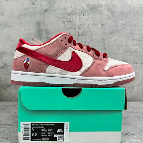 】Nike SB Dunk Low StrangeLove Skateboards