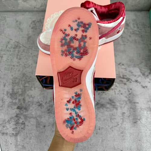 】Nike SB Dunk Low StrangeLove Skateboards