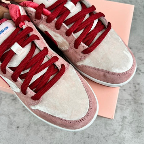 】Nike SB Dunk Low StrangeLove Skateboards