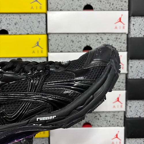 balenciaga runneres led black