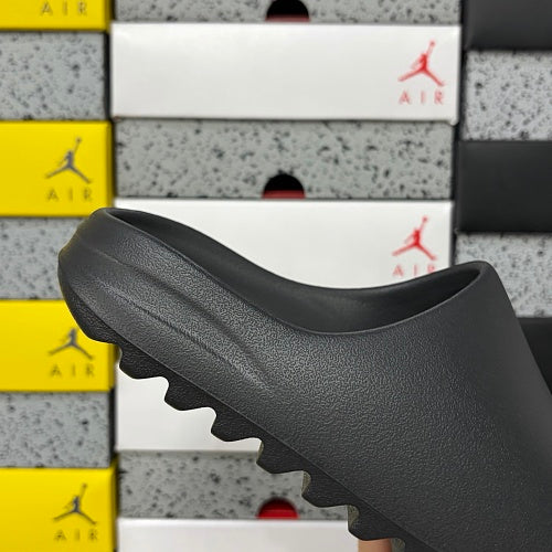 adidas Yeezy Slides 'Black'