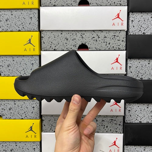 adidas Yeezy Slides 'Black'