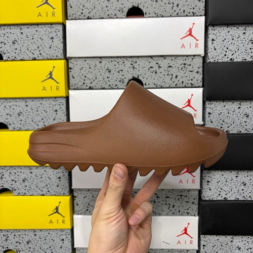 adidas Yeezy Slides 'brown'