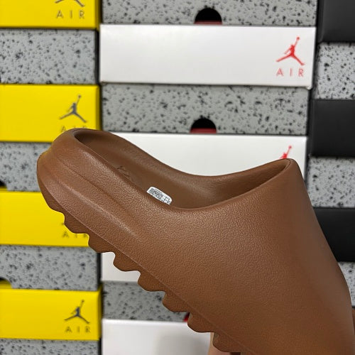 adidas Yeezy Slides 'brown'