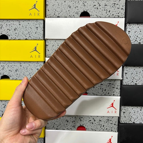 adidas Yeezy Slides 'brown'