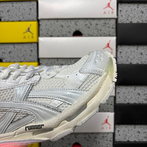 Balenciaga Runner LED white