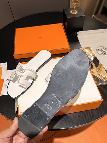 Hermes Oran Sandals white